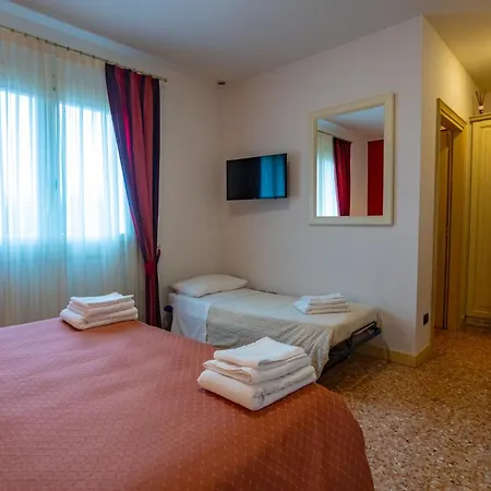 מלון Corte Di Emma 2*